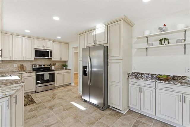 681 Manor Ridge SW Drive, Mableton, GA 30126