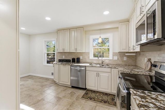 681 Manor Ridge SW Drive, Mableton, GA 30126