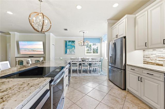 10554 Smokehouse Bay DR 201, Naples, FL 34120