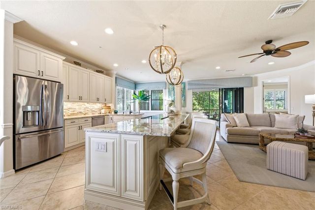 10554 Smokehouse Bay DR 201, Naples, FL 34120