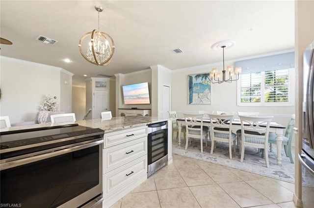 10554 Smokehouse Bay DR 201, Naples, FL 34120