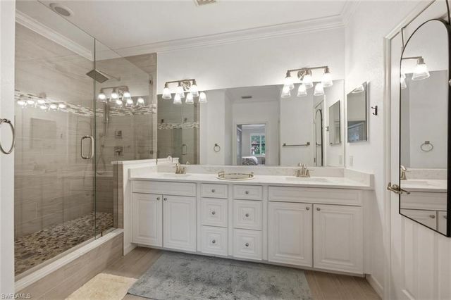 10554 Smokehouse Bay DR 201, Naples, FL 34120