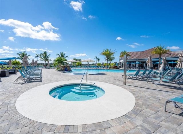 10554 Smokehouse Bay DR 201, Naples, FL 34120