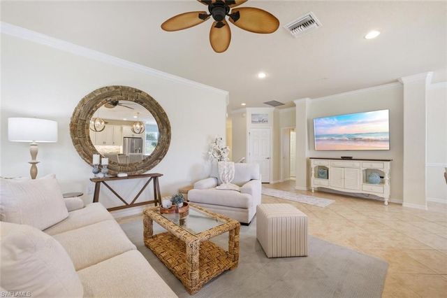 10554 Smokehouse Bay DR 201, Naples, FL 34120
