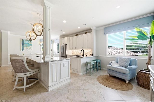 10554 Smokehouse Bay DR 201, Naples, FL 34120