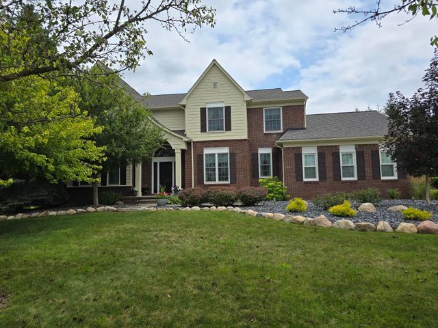 53100 Shinnecock Drive, South Lyon, MI 48178