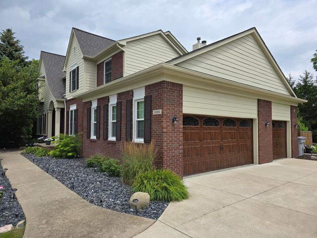 53100 Shinnecock Drive, South Lyon, MI 48178