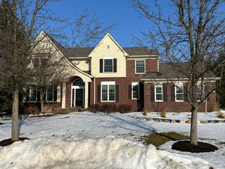 53100 Shinnecock Drive, South Lyon, MI 48178