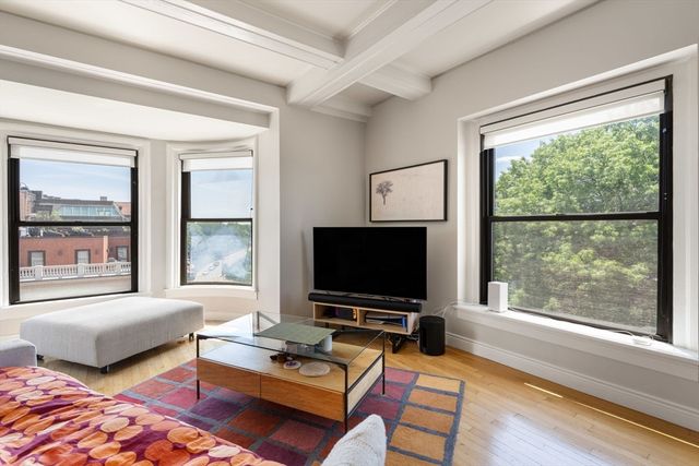 10 Charlesgate E 501, Boston, MA 02215