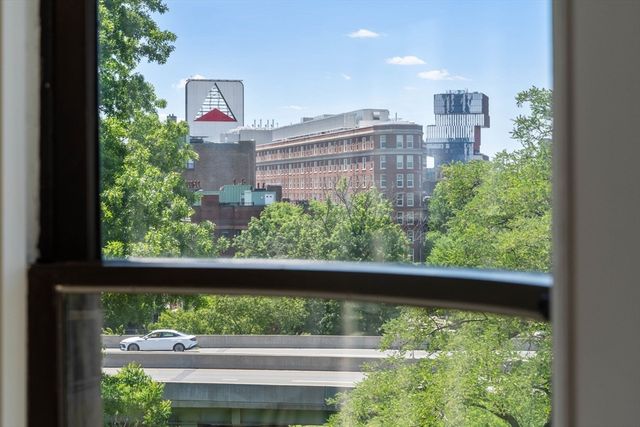 10 Charlesgate E 501, Boston, MA 02215