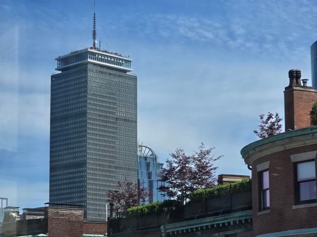 10 Charlesgate E 501, Boston, MA 02215
