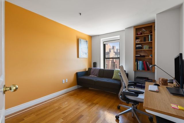 10 Charlesgate E 501, Boston, MA 02215