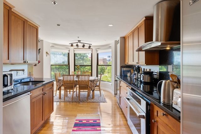 10 Charlesgate E 501, Boston, MA 02215