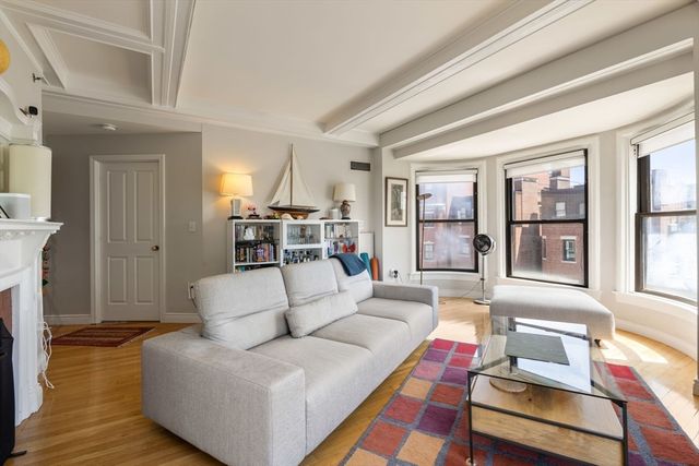 10 Charlesgate E 501, Boston, MA 02215