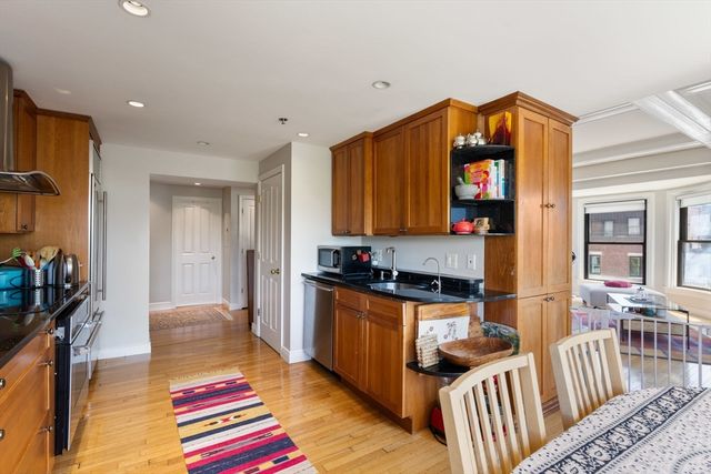 10 Charlesgate E 501, Boston, MA 02215