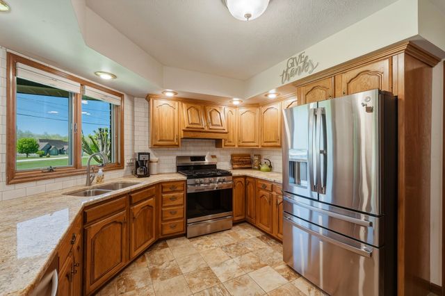 1 Beth Lane, Milton, WV 25541