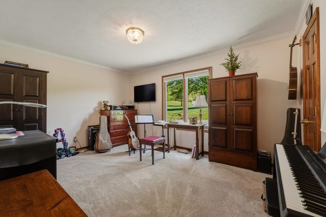 1 Beth Lane, Milton, WV 25541