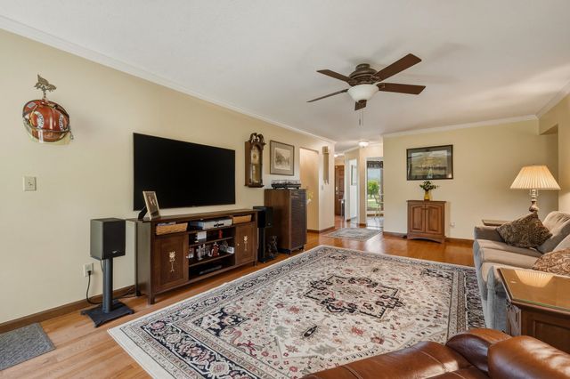 1 Beth Lane, Milton, WV 25541