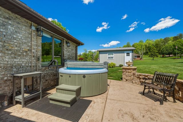 1 Beth Lane, Milton, WV 25541