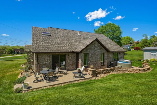 1 Beth Lane, Milton, WV 25541