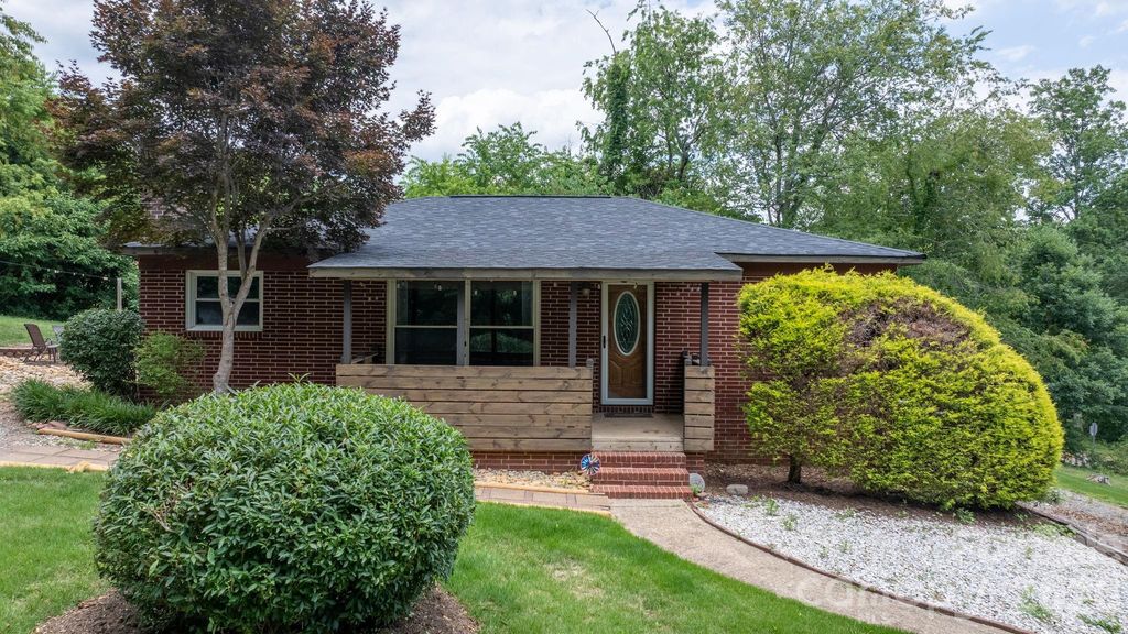 248 Hemlock Street, Hudson, NC 28638