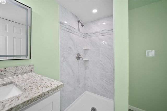 13228 S Rhodes Avenue, Chicago, IL 60827