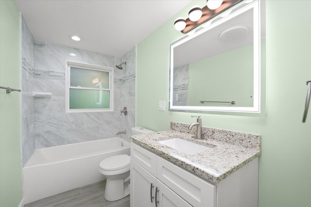 13228 S Rhodes Avenue, Chicago, IL 60827