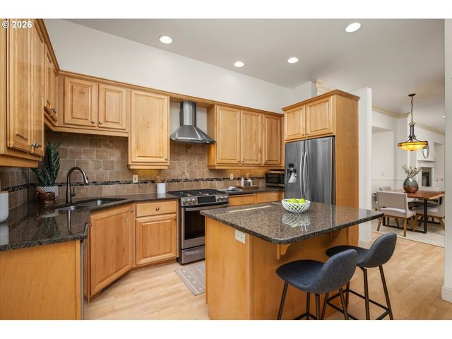 1526 Nw 24TH Ave, Portland, OR 97210