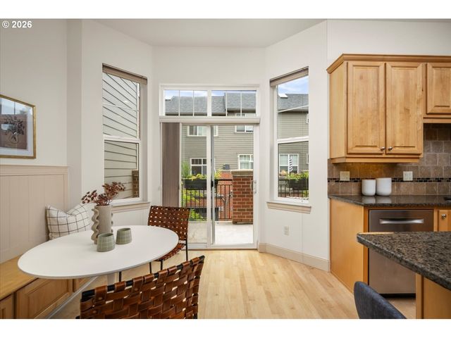 1526 Nw 24TH Ave, Portland, OR 97210