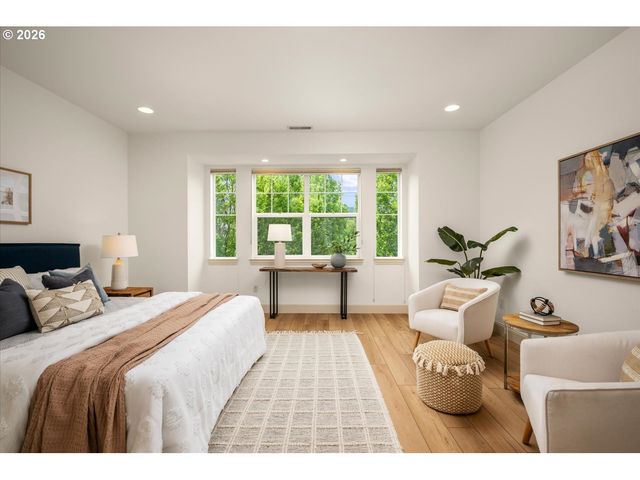 1526 Nw 24TH Ave, Portland, OR 97210