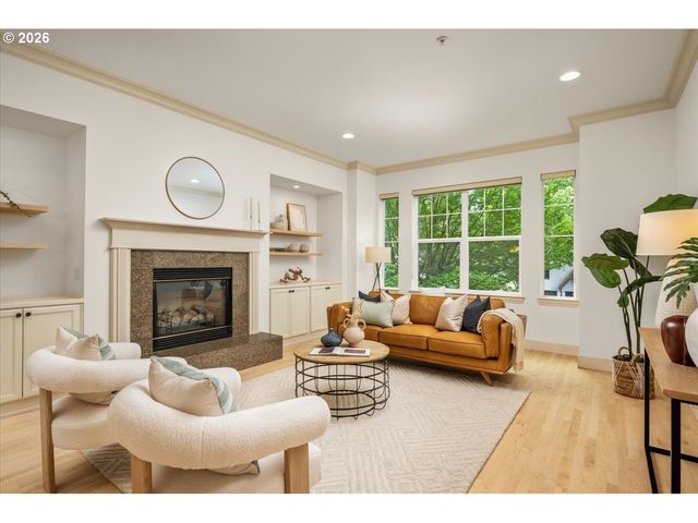 1526 Nw 24TH Ave, Portland, OR 97210