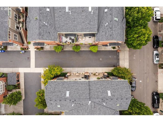 1526 Nw 24TH Ave, Portland, OR 97210