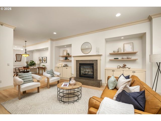 1526 Nw 24TH Ave, Portland, OR 97210