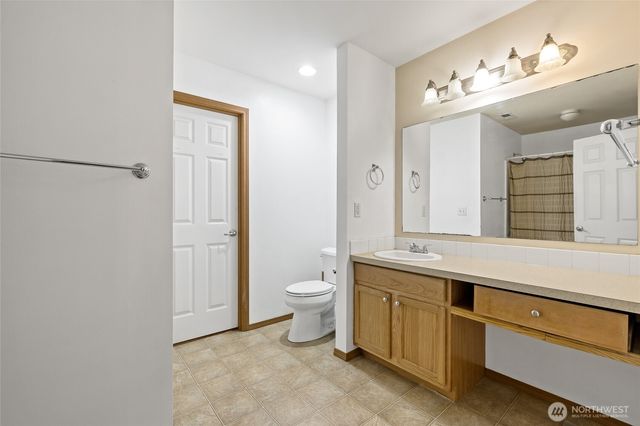 908 Daffodil Avenue NE, Orting, WA 98360