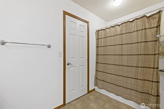 908 Daffodil Avenue NE, Orting, WA 98360