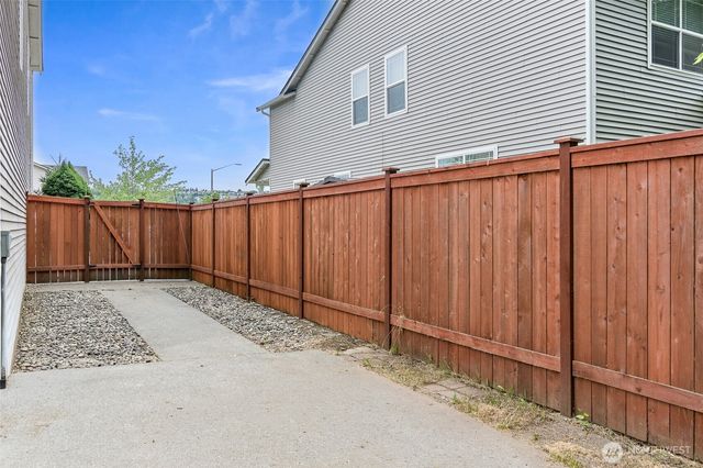 908 Daffodil Avenue NE, Orting, WA 98360