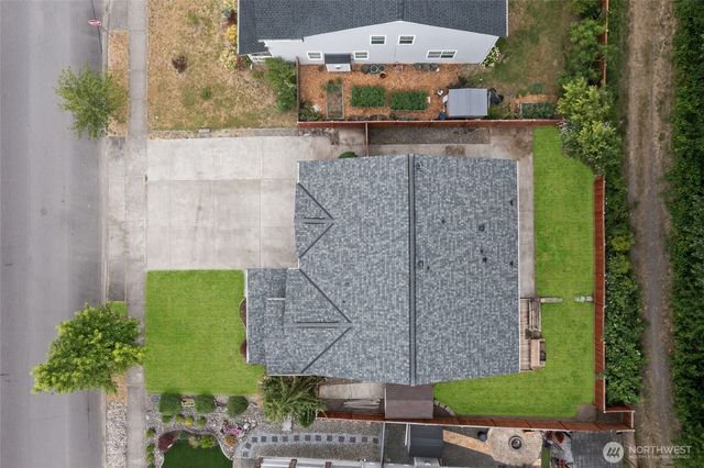 908 Daffodil Avenue NE, Orting, WA 98360