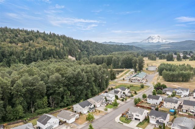 908 Daffodil Avenue NE, Orting, WA 98360