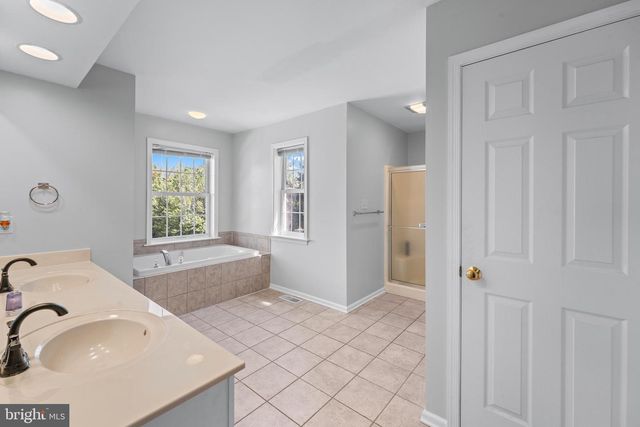271 SQUIRE LN, Lititz, PA 17543