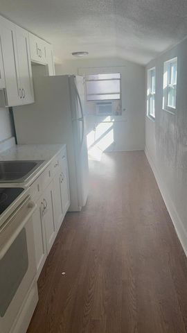 1000 HUGLEY ST, Kissimmee, FL 34741