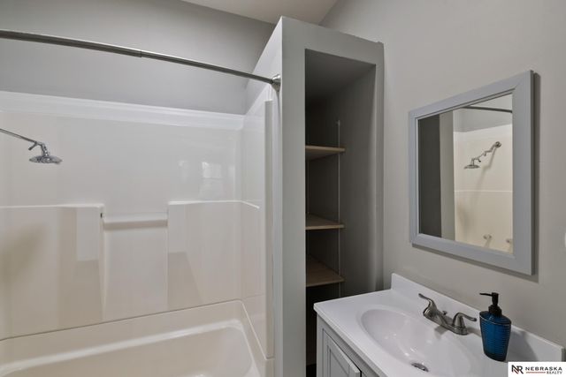 3936 N 39 Street, Omaha, NE 68111