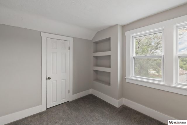 3936 N 39 Street, Omaha, NE 68111