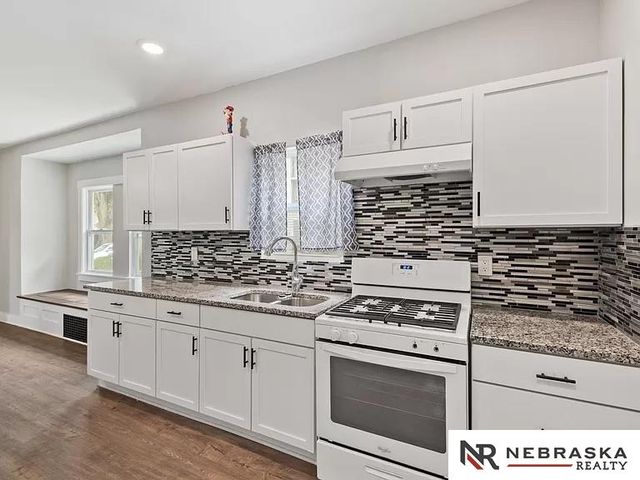 3936 N 39 Street, Omaha, NE 68111