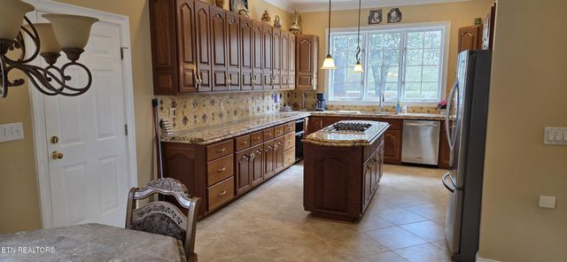 108 Deerfield Lane, Oak Ridge, TN 37830