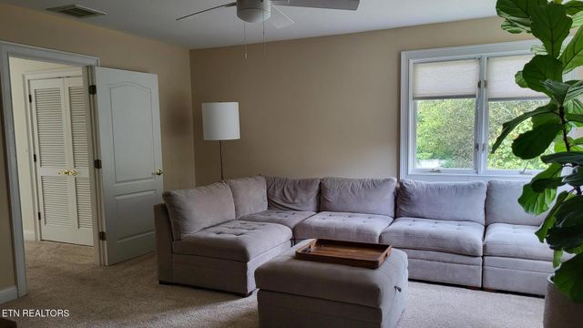 108 Deerfield Lane, Oak Ridge, TN 37830