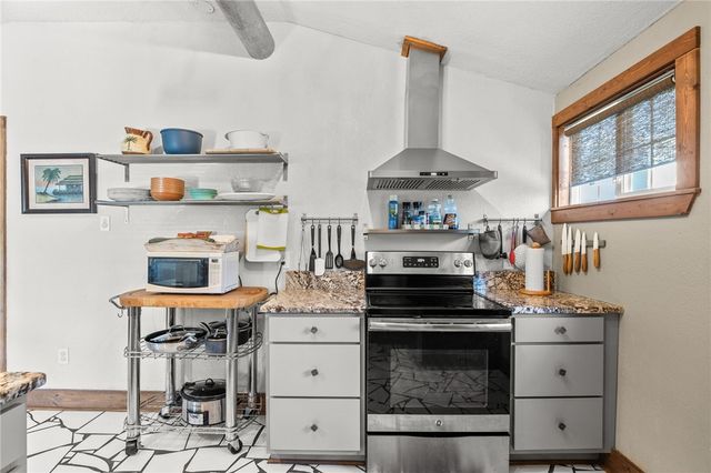 1607 S 11th St, Port Aransas, TX 78373