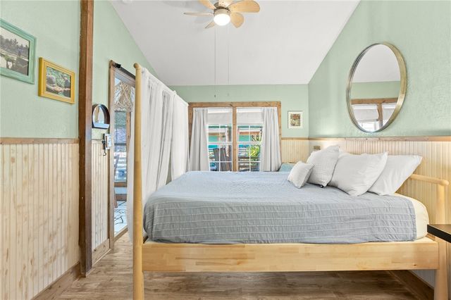 1607 S 11th St, Port Aransas, TX 78373