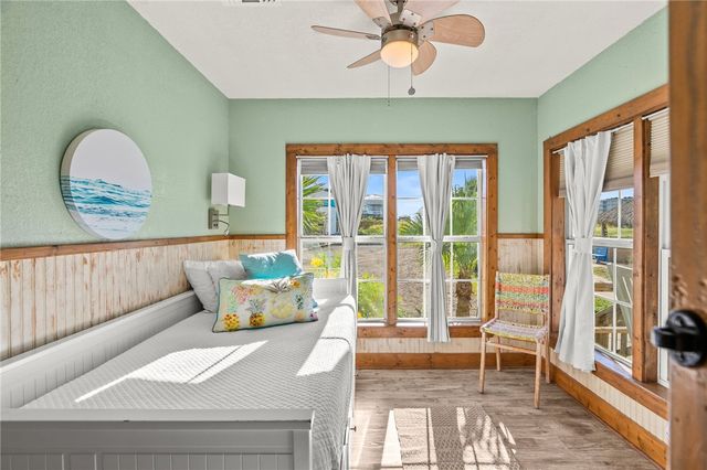 1607 S 11th St, Port Aransas, TX 78373