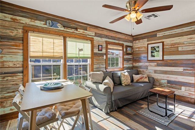 1607 S 11th St, Port Aransas, TX 78373