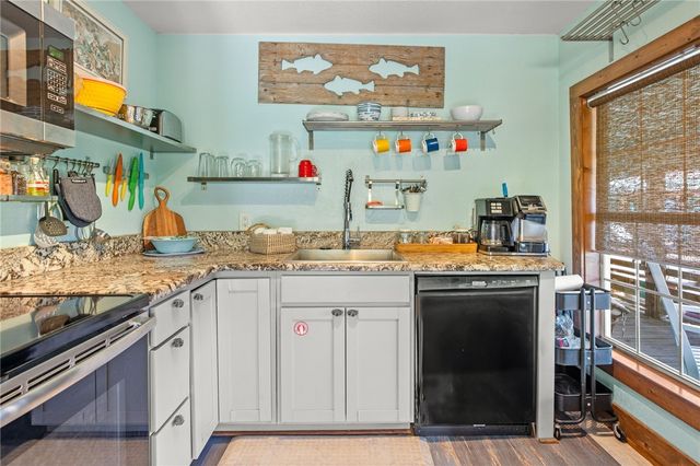 1607 S 11th St, Port Aransas, TX 78373